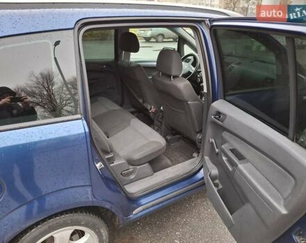 Синий Опель Зафира, объемом двигателя 1.8 л и пробегом 300 тыс. км за 4600 $, фото 4 на Automoto.ua