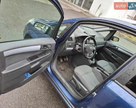 Синий Опель Зафира, объемом двигателя 1.8 л и пробегом 300 тыс. км за 4600 $, фото 2 на Automoto.ua