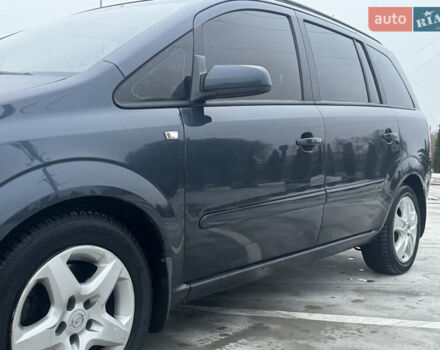 Синий Опель Зафира, объемом двигателя 1.9 л и пробегом 299 тыс. км за 5000 $, фото 17 на Automoto.ua