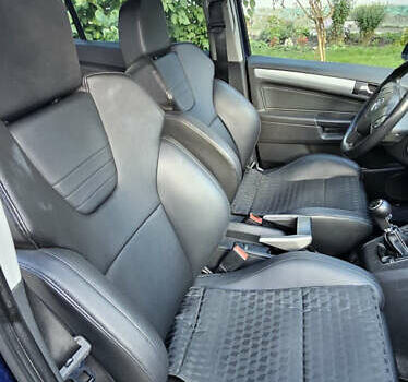 Синий Опель Зафира, объемом двигателя 1.6 л и пробегом 500 тыс. км за 5000 $, фото 12 на Automoto.ua