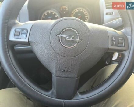 Синий Опель Зафира, объемом двигателя 1.6 л и пробегом 200 тыс. км за 4700 $, фото 19 на Automoto.ua