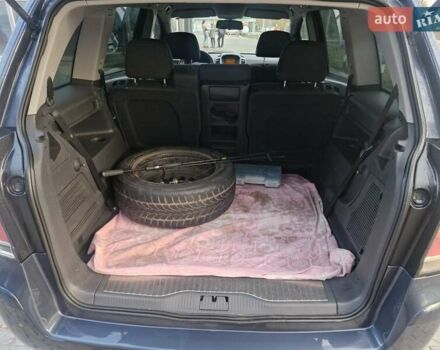 Синий Опель Зафира, объемом двигателя 1.6 л и пробегом 262 тыс. км за 4900 $, фото 3 на Automoto.ua