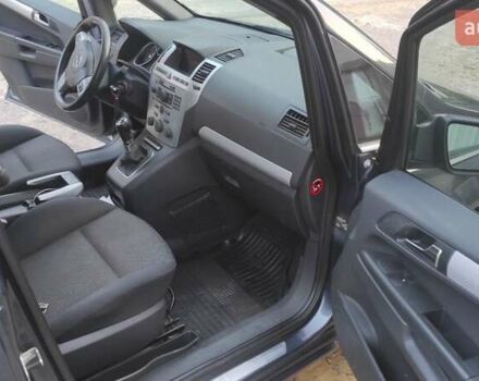 Синій Опель Зафіра, об'ємом двигуна 1.91 л та пробігом 256 тис. км за 5000 $, фото 4 на Automoto.ua