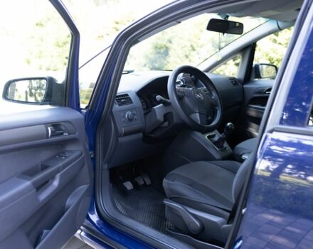 Синий Опель Зафира, объемом двигателя 1.6 л и пробегом 200 тыс. км за 5300 $, фото 6 на Automoto.ua