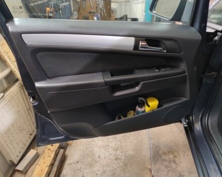 Синій Опель Зафіра, об'ємом двигуна 1.9 л та пробігом 280 тис. км за 4200 $, фото 4 на Automoto.ua