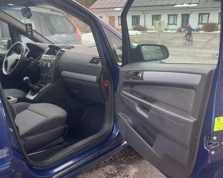 Синий Опель Зафира, объемом двигателя 1.8 л и пробегом 195 тыс. км за 4000 $, фото 11 на Automoto.ua