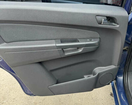 Синий Опель Зафира, объемом двигателя 1.9 л и пробегом 330 тыс. км за 5700 $, фото 15 на Automoto.ua