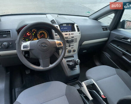 Синий Опель Зафира, объемом двигателя 1.6 л и пробегом 285 тыс. км за 6700 $, фото 24 на Automoto.ua