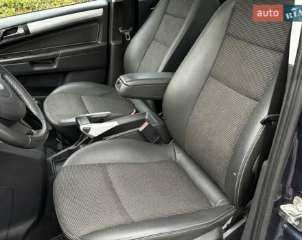 Синий Опель Зафира, объемом двигателя 1.9 л и пробегом 258 тыс. км за 5800 $, фото 16 на Automoto.ua