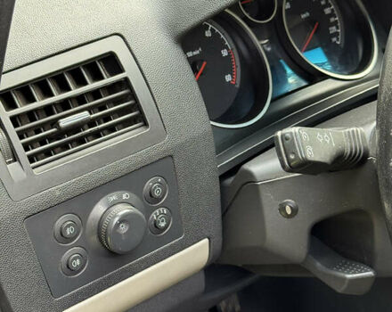 Синий Опель Зафира, объемом двигателя 1.91 л и пробегом 330 тыс. км за 5000 $, фото 13 на Automoto.ua