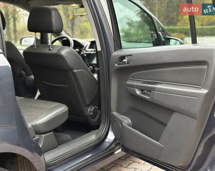 Синий Опель Зафира, объемом двигателя 1.9 л и пробегом 258 тыс. км за 5800 $, фото 28 на Automoto.ua