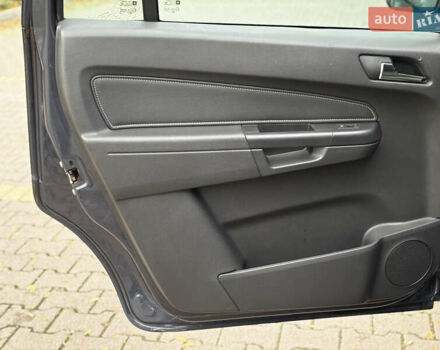 Синий Опель Зафира, объемом двигателя 1.9 л и пробегом 258 тыс. км за 5800 $, фото 19 на Automoto.ua