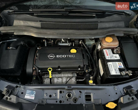 Синий Опель Зафира, объемом двигателя 1.8 л и пробегом 217 тыс. км за 7000 $, фото 52 на Automoto.ua