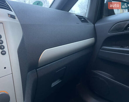 Синий Опель Зафира, объемом двигателя 1.6 л и пробегом 285 тыс. км за 6700 $, фото 46 на Automoto.ua