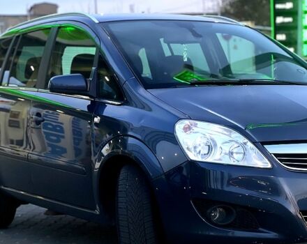 Синий Опель Зафира, объемом двигателя 1.6 л и пробегом 212 тыс. км за 5750 $, фото 1 на Automoto.ua