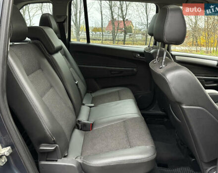 Синий Опель Зафира, объемом двигателя 1.9 л и пробегом 258 тыс. км за 5800 $, фото 31 на Automoto.ua