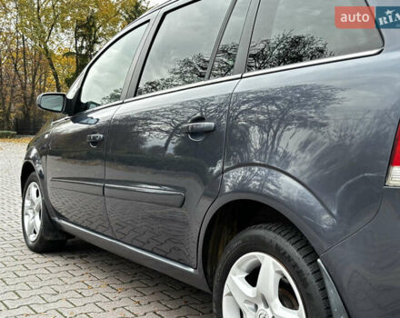 Синий Опель Зафира, объемом двигателя 1.9 л и пробегом 258 тыс. км за 5800 $, фото 10 на Automoto.ua