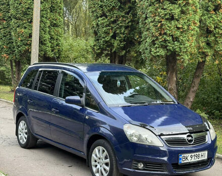 Синий Опель Зафира, объемом двигателя 1.91 л и пробегом 330 тыс. км за 5000 $, фото 4 на Automoto.ua