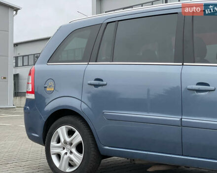 Синий Опель Зафира, объемом двигателя 1.6 л и пробегом 207 тыс. км за 6300 $, фото 4 на Automoto.ua