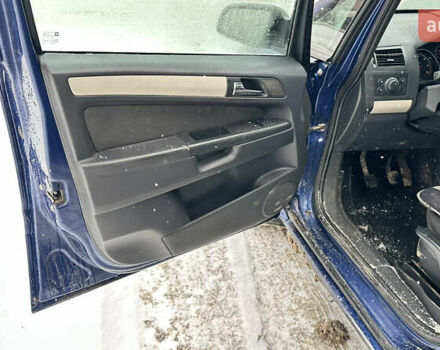 Синий Опель Зафира, объемом двигателя 1.69 л и пробегом 301 тыс. км за 3700 $, фото 16 на Automoto.ua