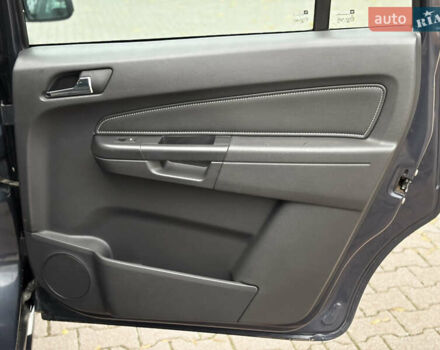 Синий Опель Зафира, объемом двигателя 1.9 л и пробегом 258 тыс. км за 5800 $, фото 29 на Automoto.ua