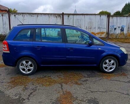 Синий Опель Зафира, объемом двигателя 1.6 л и пробегом 300 тыс. км за 4850 $, фото 3 на Automoto.ua