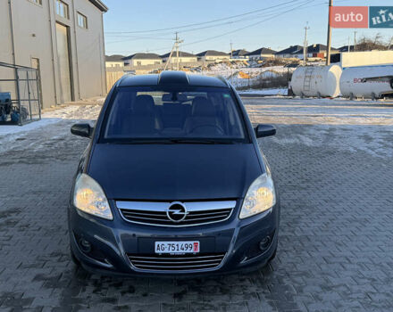 Синий Опель Зафира, объемом двигателя 1.8 л и пробегом 206 тыс. км за 6050 $, фото 1 на Automoto.ua