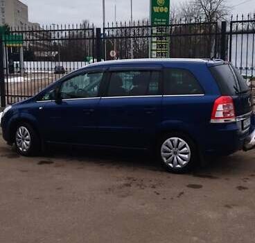 Синий Опель Зафира, объемом двигателя 1.7 л и пробегом 360 тыс. км за 6200 $, фото 3 на Automoto.ua