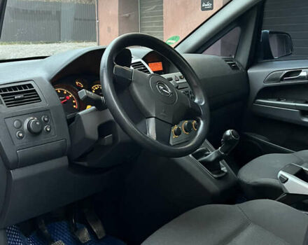 Синий Опель Зафира, объемом двигателя 1.6 л и пробегом 163 тыс. км за 6150 $, фото 4 на Automoto.ua