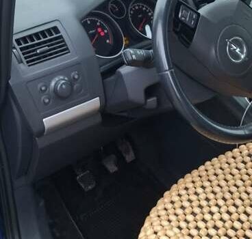 Синий Опель Зафира, объемом двигателя 1.7 л и пробегом 360 тыс. км за 6200 $, фото 9 на Automoto.ua