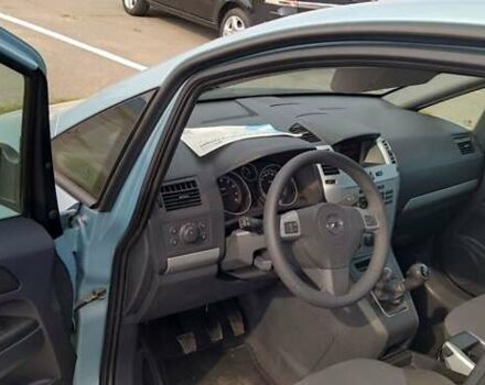 Синий Опель Зафира, объемом двигателя 1.6 л и пробегом 192 тыс. км за 6000 $, фото 4 на Automoto.ua