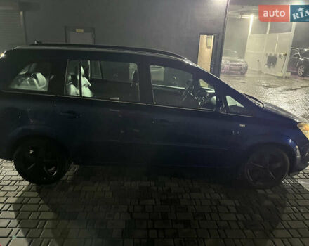 Синий Опель Зафира, объемом двигателя 1.9 л и пробегом 220 тыс. км за 8000 $, фото 3 на Automoto.ua
