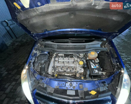 Синий Опель Зафира, объемом двигателя 1.9 л и пробегом 220 тыс. км за 8000 $, фото 6 на Automoto.ua