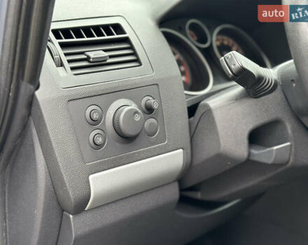 Синий Опель Зафира, объемом двигателя 1.8 л и пробегом 220 тыс. км за 6999 $, фото 9 на Automoto.ua