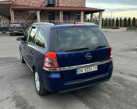 Синий Опель Зафира, объемом двигателя 1.7 л и пробегом 294 тыс. км за 4800 $, фото 4 на Automoto.ua