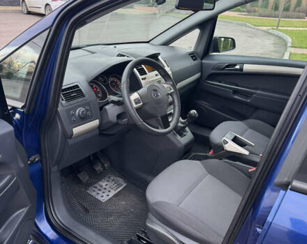 Синий Опель Зафира, объемом двигателя 1.7 л и пробегом 294 тыс. км за 4800 $, фото 11 на Automoto.ua