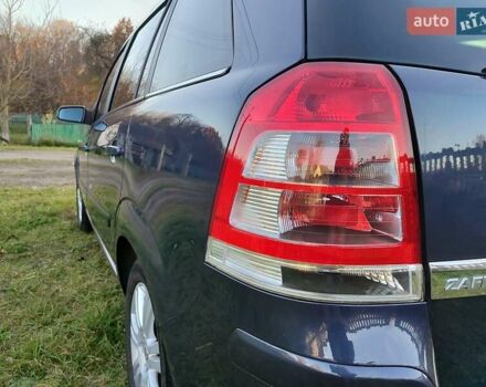 Синий Опель Зафира, объемом двигателя 1.6 л и пробегом 205 тыс. км за 7000 $, фото 10 на Automoto.ua