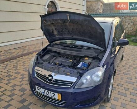 Синий Опель Зафира, объемом двигателя 1.6 л и пробегом 264 тыс. км за 5650 $, фото 58 на Automoto.ua
