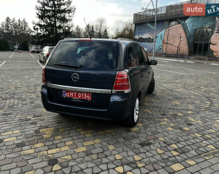 Синий Опель Зафира, объемом двигателя 1.7 л и пробегом 250 тыс. км за 8500 $, фото 6 на Automoto.ua