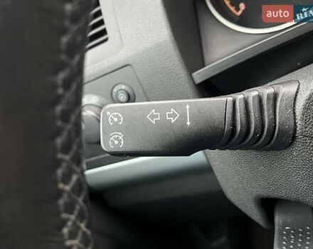 Синий Опель Зафира, объемом двигателя 1.69 л и пробегом 324 тыс. км за 6990 $, фото 16 на Automoto.ua