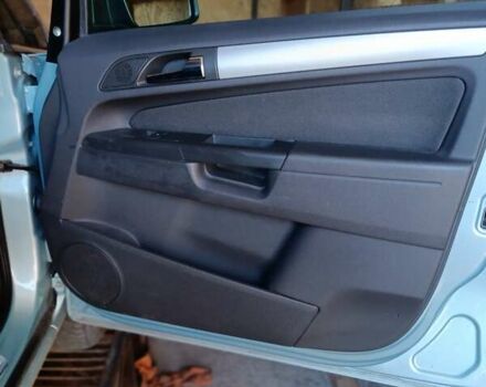 Синий Опель Зафира, объемом двигателя 1.9 л и пробегом 250 тыс. км за 7000 $, фото 1 на Automoto.ua