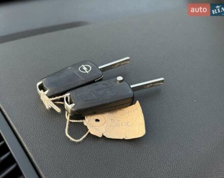 Синий Опель Зафира, объемом двигателя 1.8 л и пробегом 186 тыс. км за 7250 $, фото 66 на Automoto.ua