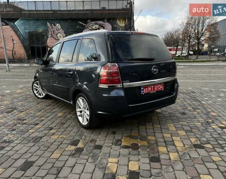 Синий Опель Зафира, объемом двигателя 1.7 л и пробегом 250 тыс. км за 8500 $, фото 5 на Automoto.ua