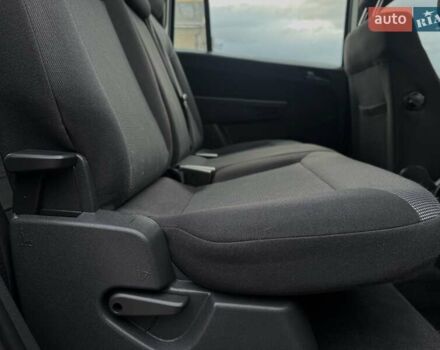 Синий Опель Зафира, объемом двигателя 1.6 л и пробегом 182 тыс. км за 6950 $, фото 71 на Automoto.ua