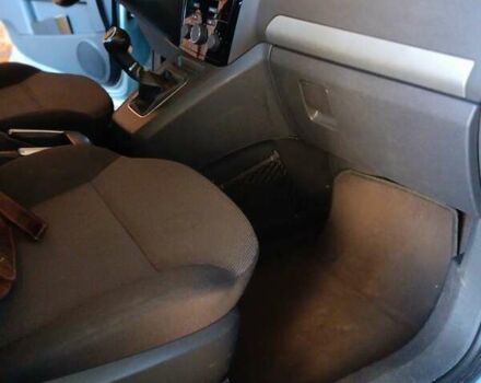 Синий Опель Зафира, объемом двигателя 1.9 л и пробегом 250 тыс. км за 7000 $, фото 2 на Automoto.ua