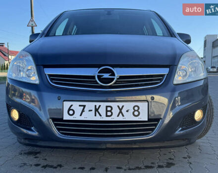Синий Опель Зафира, объемом двигателя 1.8 л и пробегом 250 тыс. км за 6750 $, фото 3 на Automoto.ua