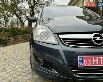 Синий Опель Зафира, объемом двигателя 1.8 л и пробегом 135 тыс. км за 9199 $, фото 18 на Automoto.ua