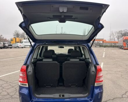 Синий Опель Зафира, объемом двигателя 1.9 л и пробегом 220 тыс. км за 8000 $, фото 9 на Automoto.ua