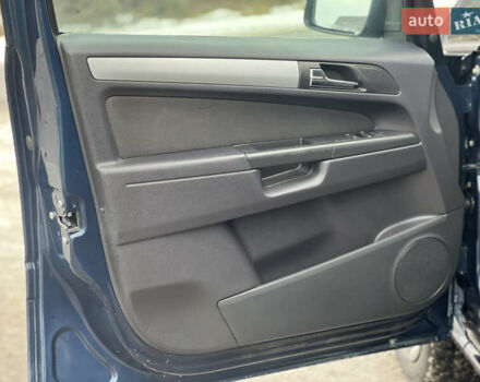 Синій Опель Зафіра, об'ємом двигуна 1.7 л та пробігом 188 тис. км за 8200 $, фото 30 на Automoto.ua