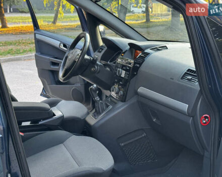 Синий Опель Зафира, объемом двигателя 1.6 л и пробегом 192 тыс. км за 7400 $, фото 7 на Automoto.ua